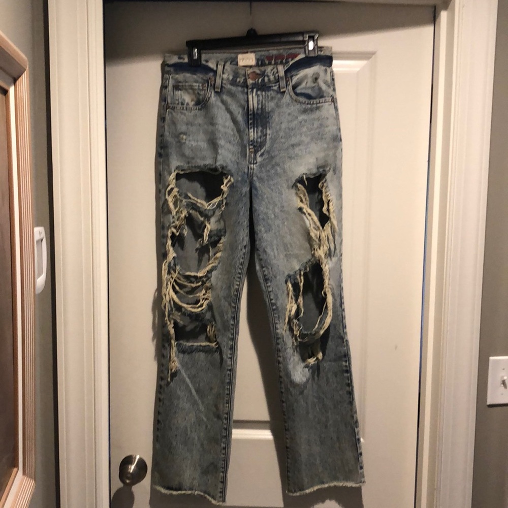 Alice and Olivia distressed boyfriend jeans.